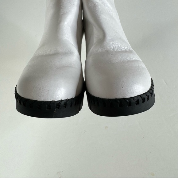J.Renee Nagetta Pure White Leather Wedge Heel Ankle Booties Size 7.5 - Picture 3 of 7